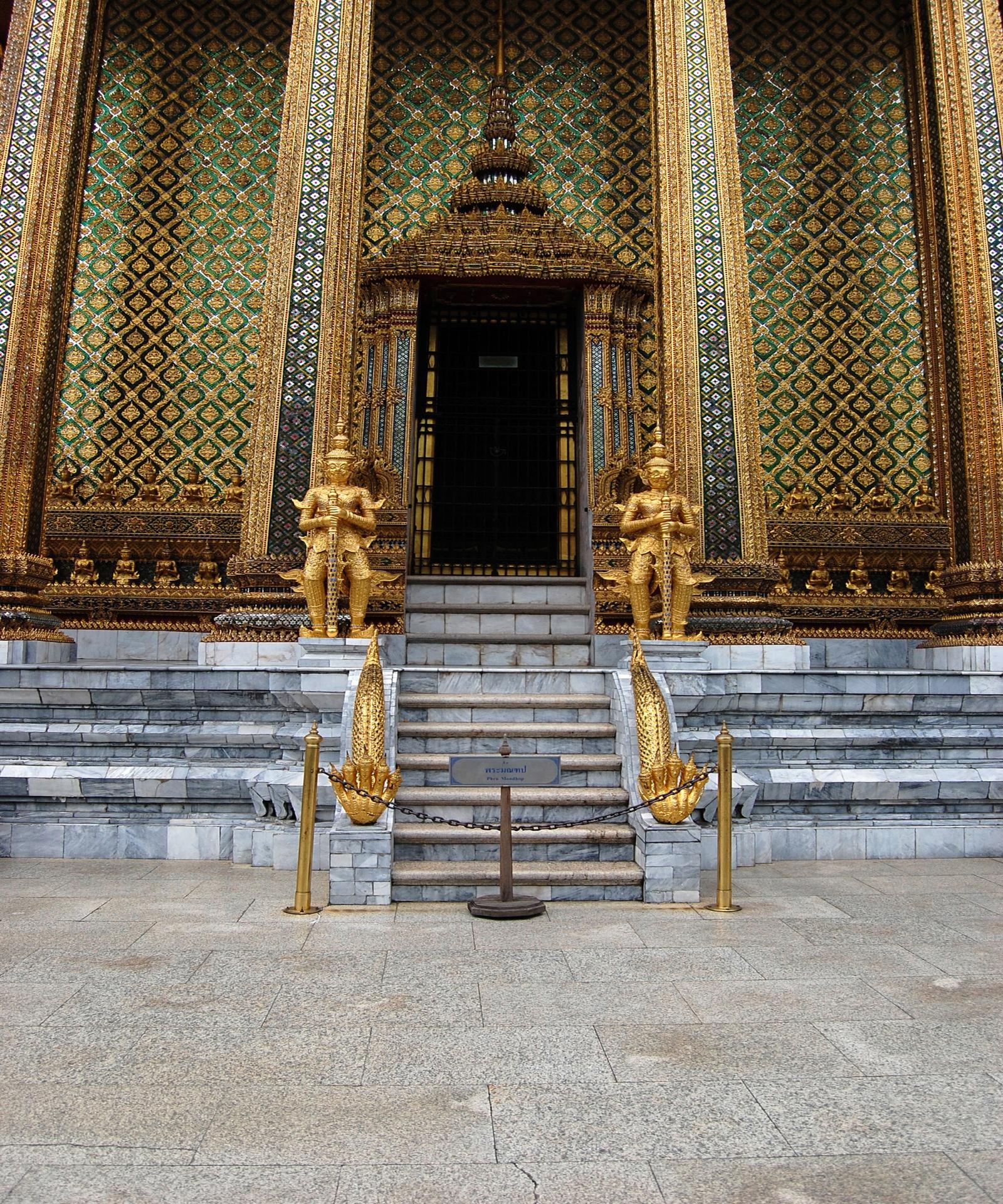 ประตูวิหาร