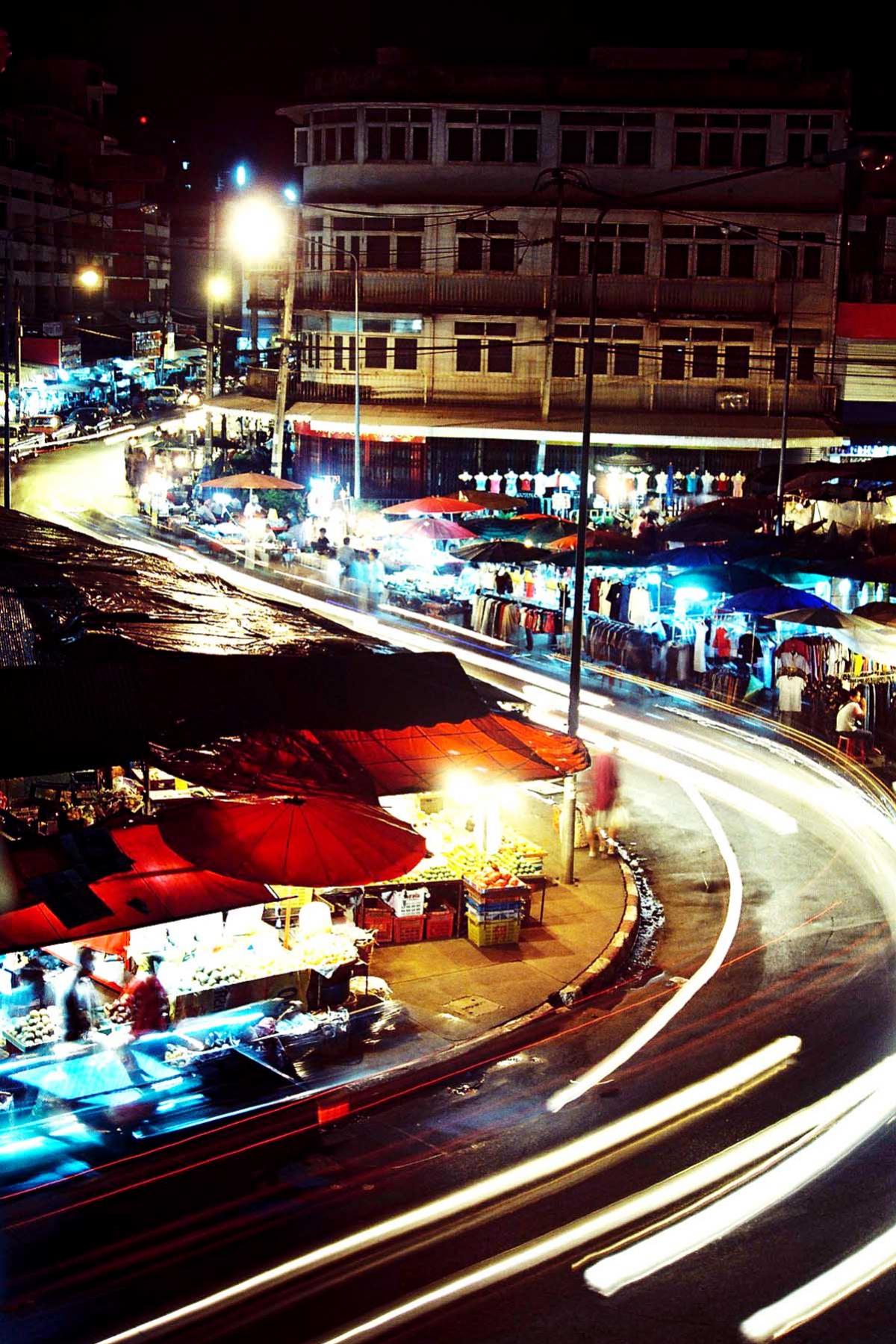 ภาพไฟเป็นเส้น