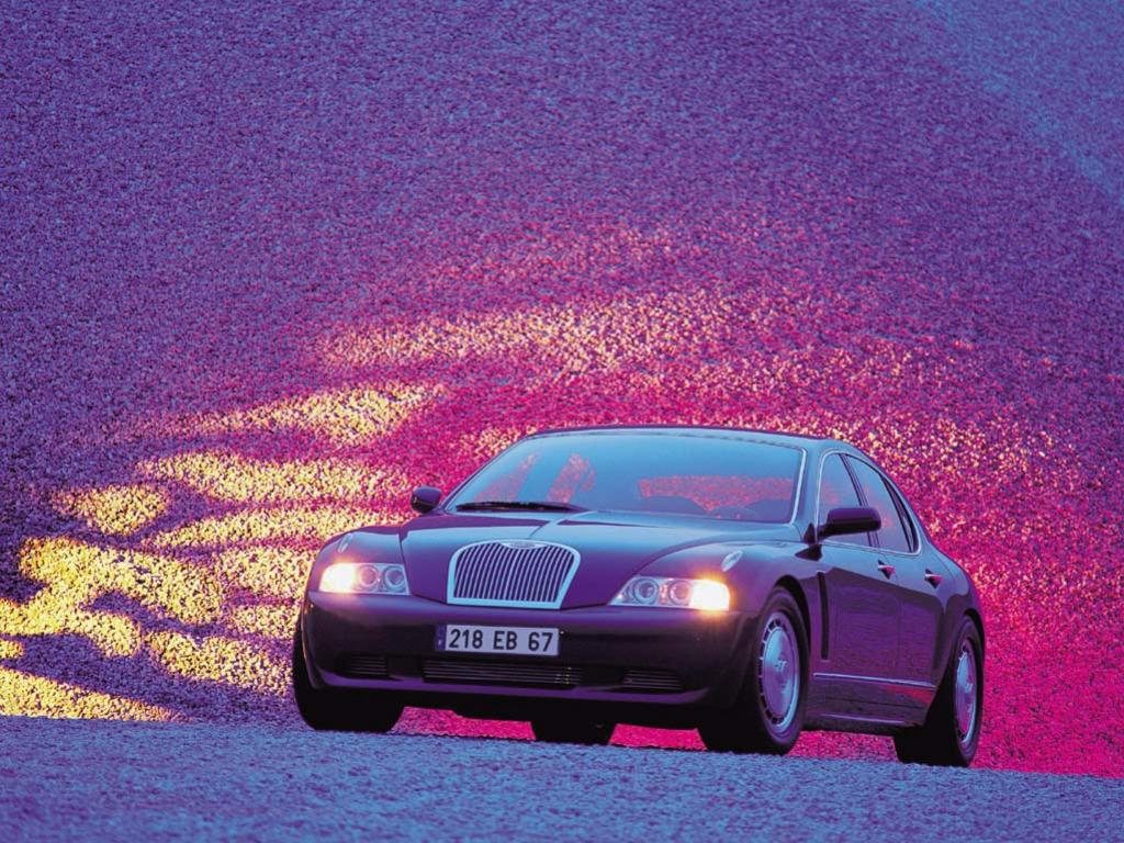 รถ Bugatti สีแดง